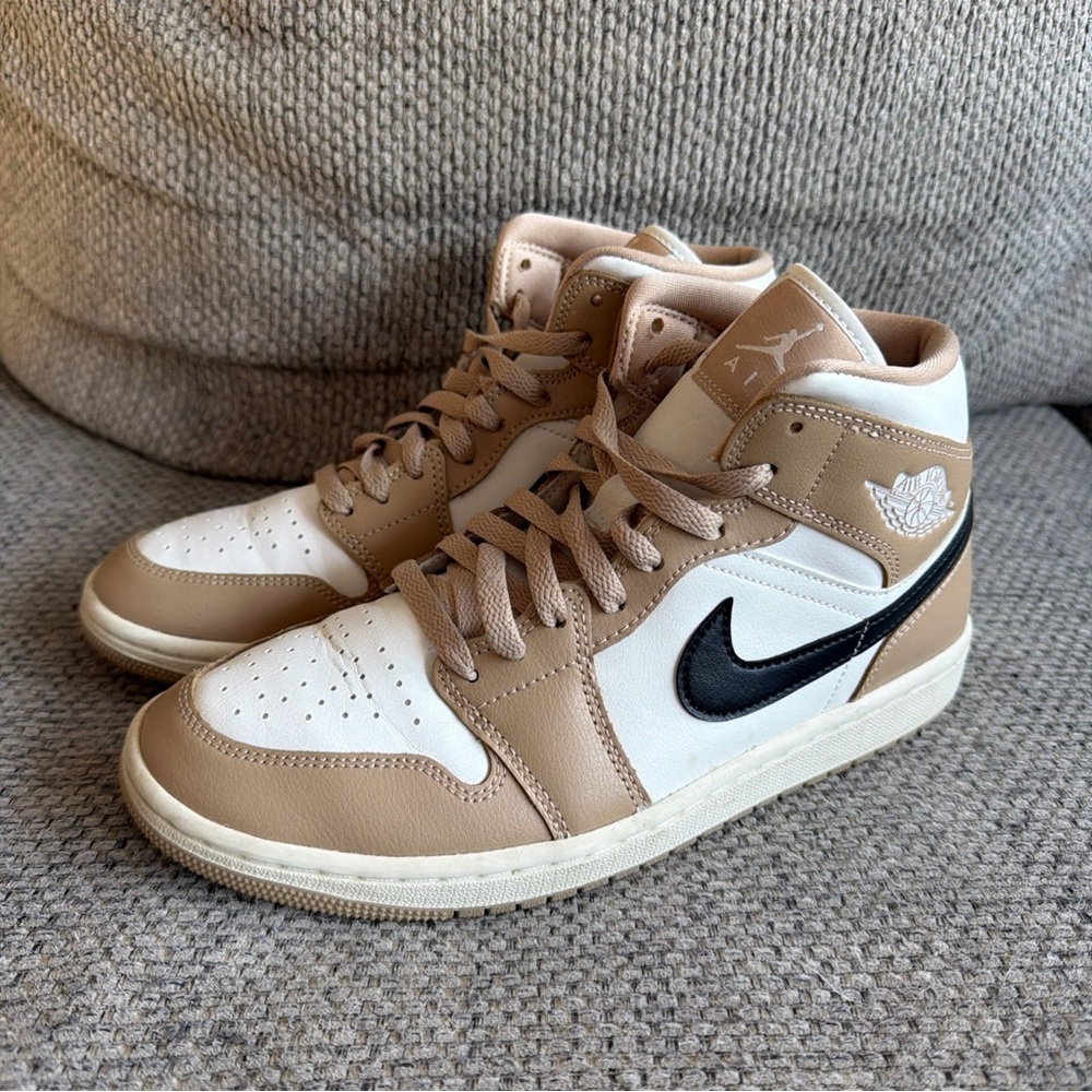 Nike Jordan 1 Mid Tan Black White Womens 8.5